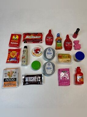 ZURU Surprise Mini Brands Lot 19 Pieces Hershey's Philadelphia Kraft Sunny D